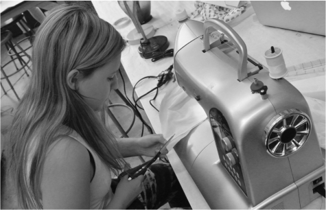 Artist of the Issue: Libby Llanso ’16