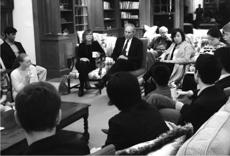 Top Journalists Visit the Circle